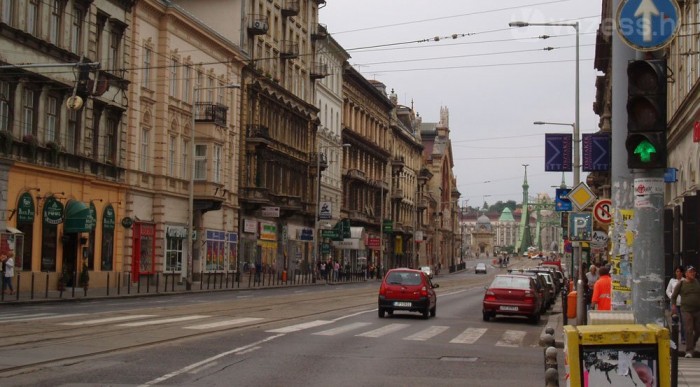 Újrafestik Budapestet