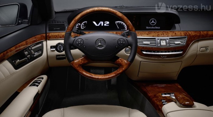 Megújult a csúcs Merci 9 | Vezess Továbbra is a V12 a csúcsmodell