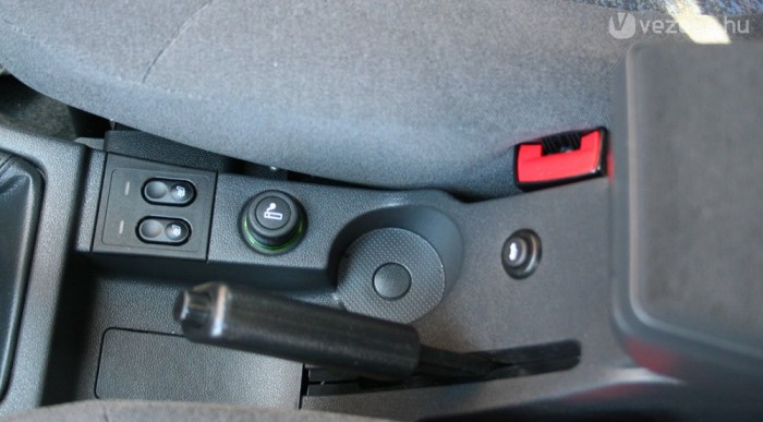 Alapáron jár azt ülésfűtés is, mint a legtöbb extra