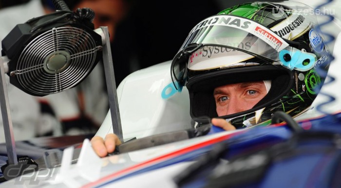 Heidfeldék csak a pályán vezethenek