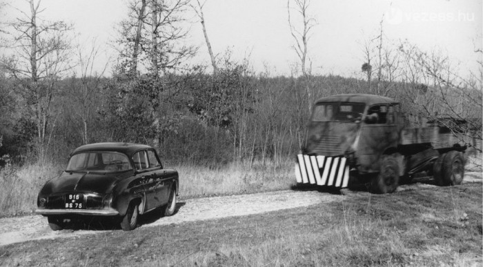 Egymillióból: Astrát, Focust vagy Mégane-t? 8 | Vezess 1955 óta végez törésteszteket a Renault. A teherautó szaladt bele az álló kocsiba