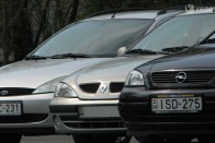 Az Astrát még ma is gyártják, a Mégane elköszönt 2002-ben, a Focus 2004-ben