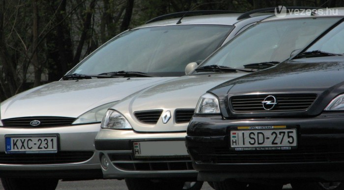 Egymillióból: Astrát, Focust vagy Mégane-t? 6 | Vezess Az Astrát még ma is gyártják, a Mégane elköszönt 2002-ben, a Focus 2004-ben