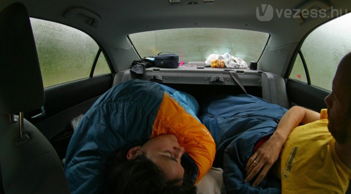 Inkább egy kicsit kényelmetlenül, de aludjunk ha szükséges