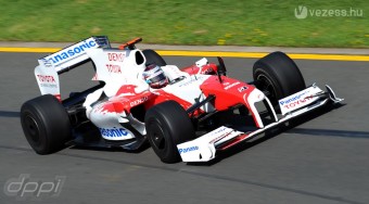 Toyota: A dobogó a minimum