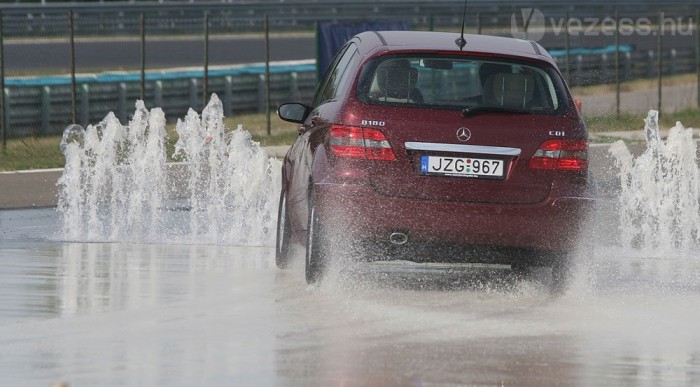 Jöhetnek a biztonságos autók 3