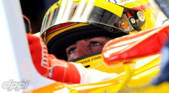 Alonso hisz a Renault-ban