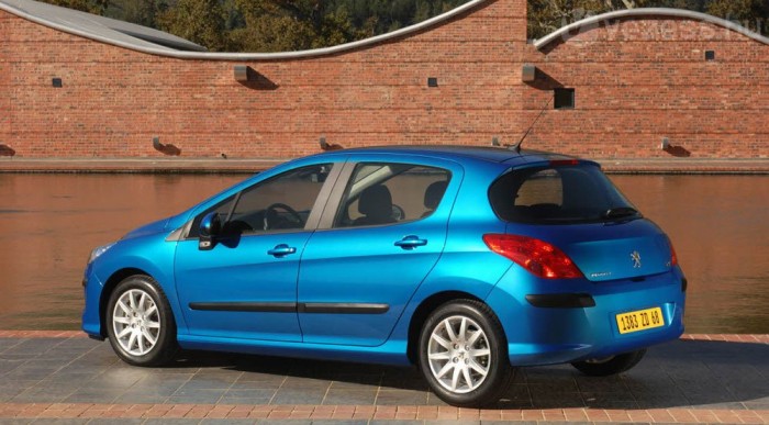 Zöldbenzinnel jobban megy a Peugeot 3 | Vezess Energiatakarékos abroncsokkal