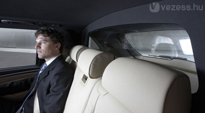 Hátulról is jöhet a támadás