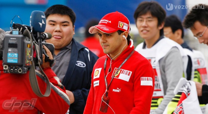 Massa: Kemény lesz! 3 | Vezess A kék ruhás fiún ő is majdnem nevetett