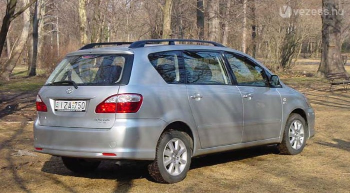 A legtakarékosabb családi autó 19 | Vezess Hárommillió alatt találni használt dízel Avensis Versót. Benzines alig van belőle