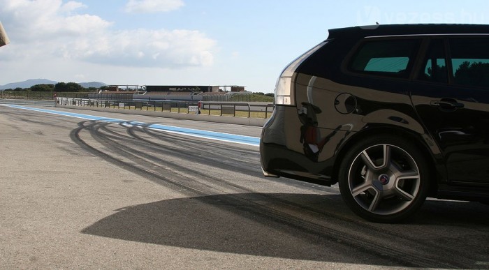 300 ezer a nagyobb fenék