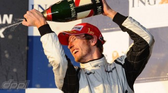 Button helyretette a Renault-főnököt