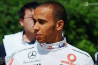 Hamilton sem tudott Dennis tervéről