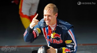 Vettel mindenkit lenyomott!