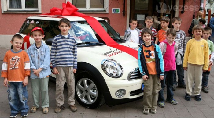 Véres MINI ajándékba 5 | Vezess Véres MINI ajándékba 5