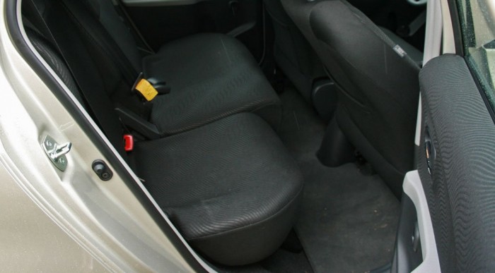 A lábtér csak szűkített csomagtérrel jó