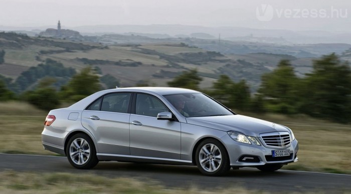 Nagyobb kasztnit kap az E Merci