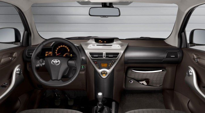 Elöl bőséges a helykínálat