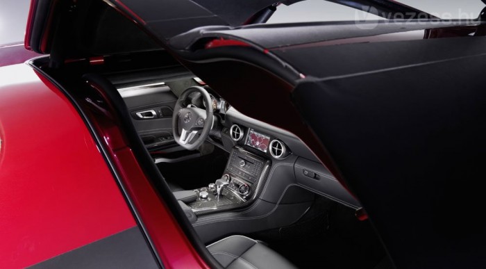 Alig rejtőzködik az új szuper-Merci 6