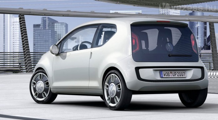 Előre kerül a motor