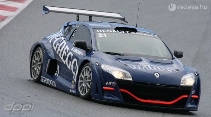 Magyarországra jönnek a Renault sztárjai 3