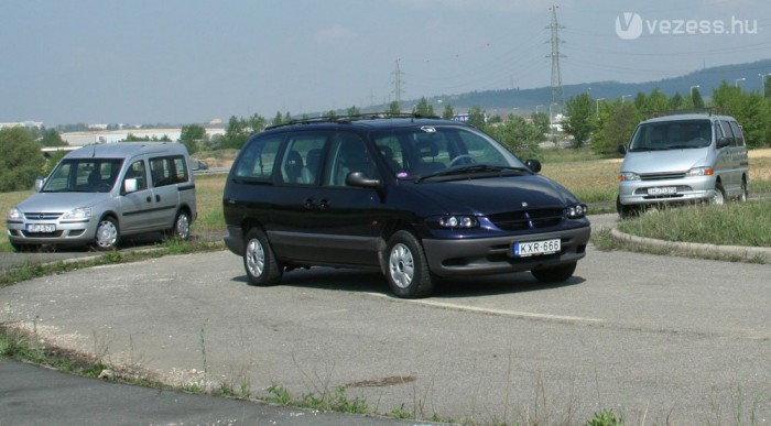 Mindhárom dízel, a két szélső 75 lóerős, a Chrysler 115
