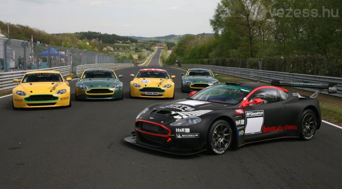 Aston versenygép hobbistáknak? 4 | Vezess Nincs hiány a versenyautókból