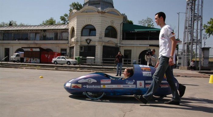 A műjégpálya épülete a millennium idején, az ezredéves ünnepségekre épült