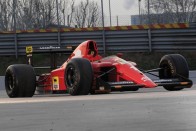 Eladja a világbajnok F1-esét a Ferrari 12