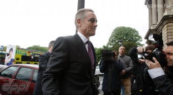 Felfüggesztéssel úszta meg a McLaren