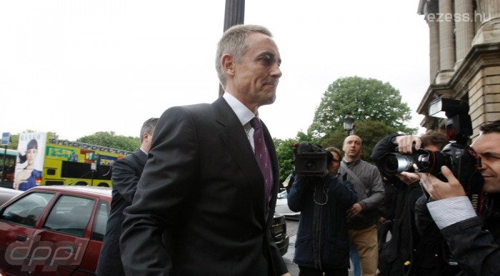 Felfüggesztéssel úszta meg a McLaren