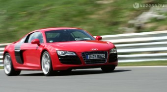 Audi R8 V10: Elő a szinonimaszótárral!