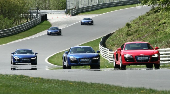 Csapatokban támadnak