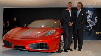 Schumacher újra Ferrariban - videó