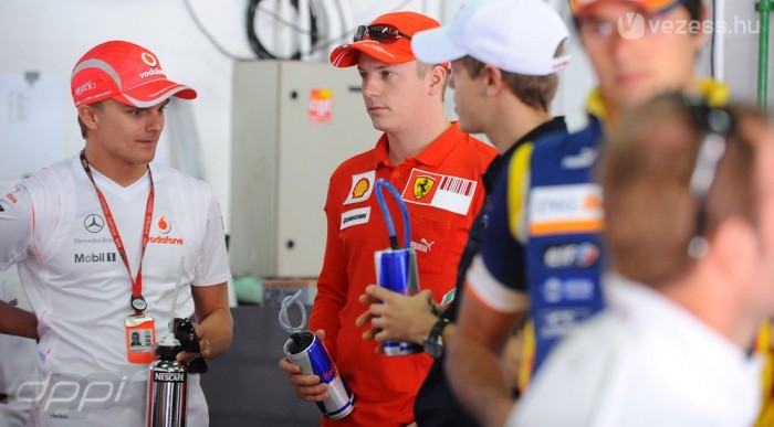 Magyar szponzor a Williamsnél 7 | Vezess A pilóták palackjai is értékes felületek