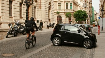 Toyota iQ: Ami a smartból kimaradt