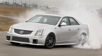 Szuperspotkocsi családi limuzinból