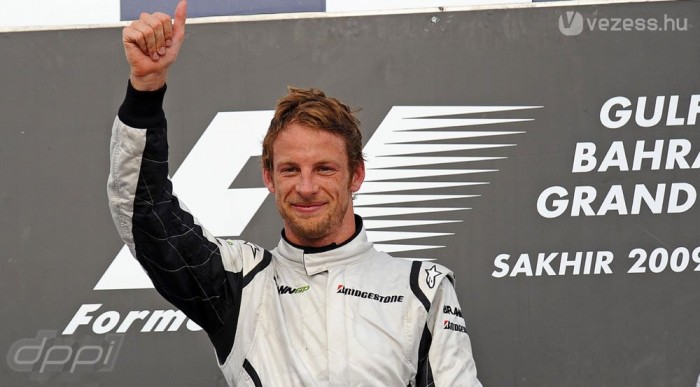 Csendben alázták meg a csapatokat 3 | Vezess Button az új rendszerben már félúton járna a cím felé