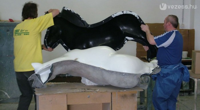 Műgyantából készültek az állatok
