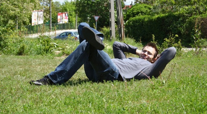 Balázs még henyél