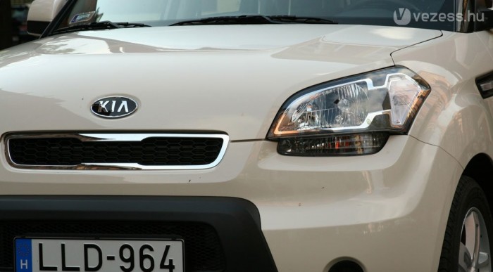 Sokféle hűtőmaszk, lámpabetét és egyéb extra rendelhető hozzá