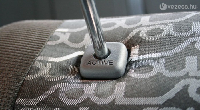 Nagyon jó a biztonsági felszereltség