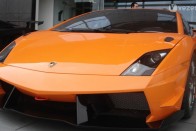 Lamborghini tankolására koldulni? 14