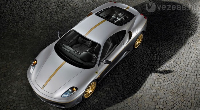 Ferrari az áldozatokért