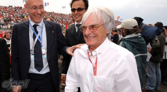 Buktat vagy ő is bukik?