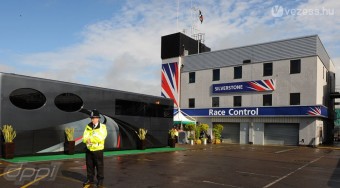 Eladják Silverstone-t?