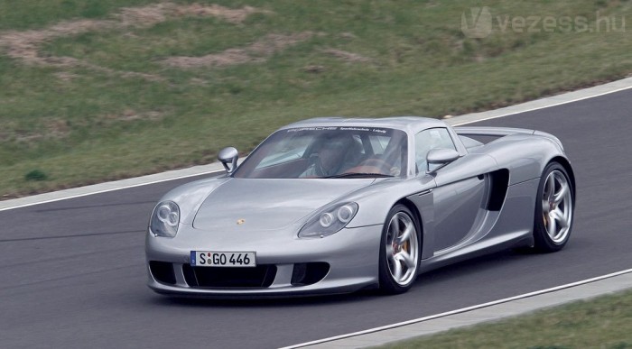 Még mindig a leggyorsabb Porsche, 330-at tud