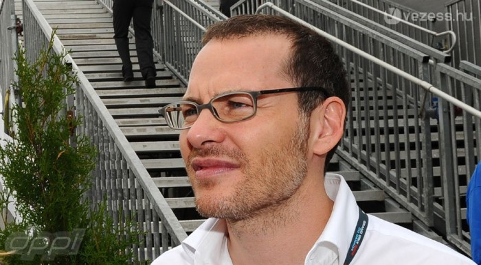 Villeneuve hiába udvarol?