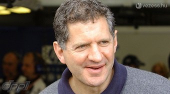 Félresiklott diktatúra!